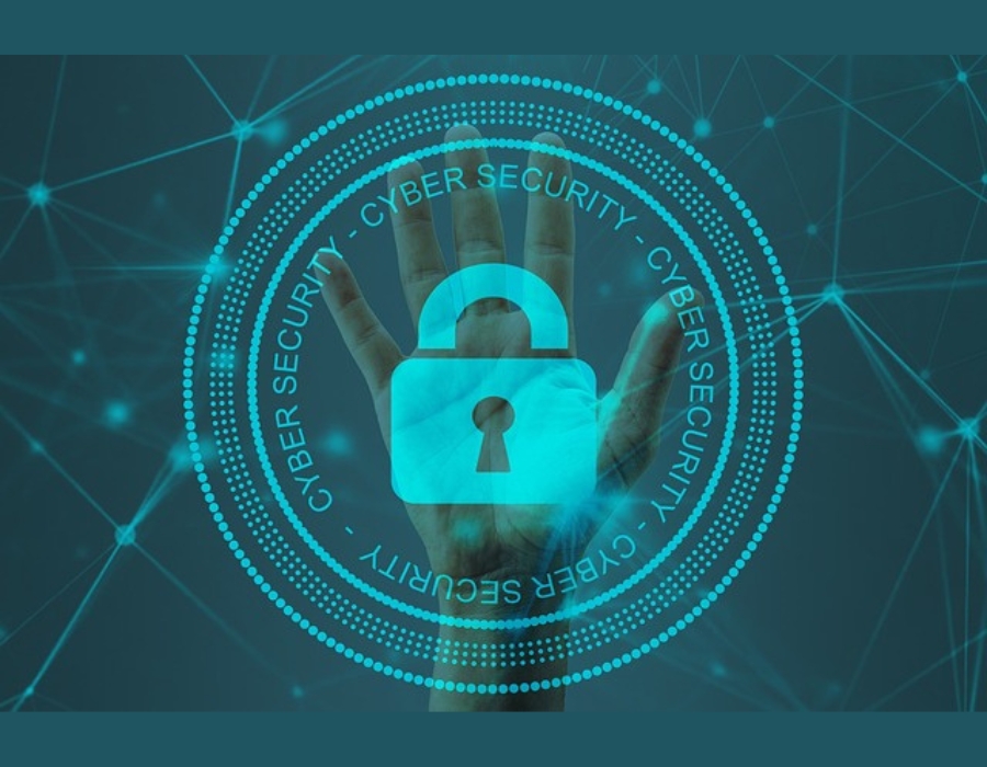 Imagem conceitual de cibersegurança com uma mão ao fundo e um ícone de cadeado digital em destaque, representando segurança e privacidade de dados em aplicações de inteligência artificial como o ChatGPT.